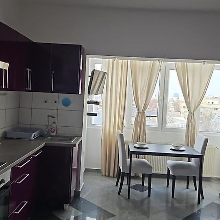 Nice Studio In The Heart Of City Bukarest Exterior foto