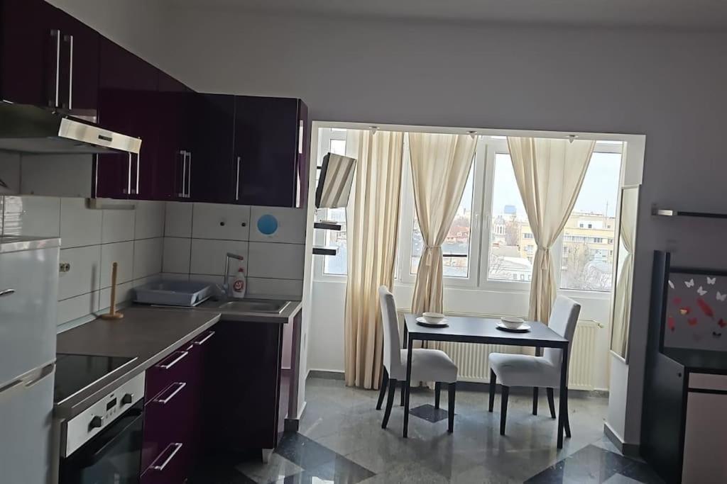 Nice Studio In The Heart Of City Bukarest Exterior foto