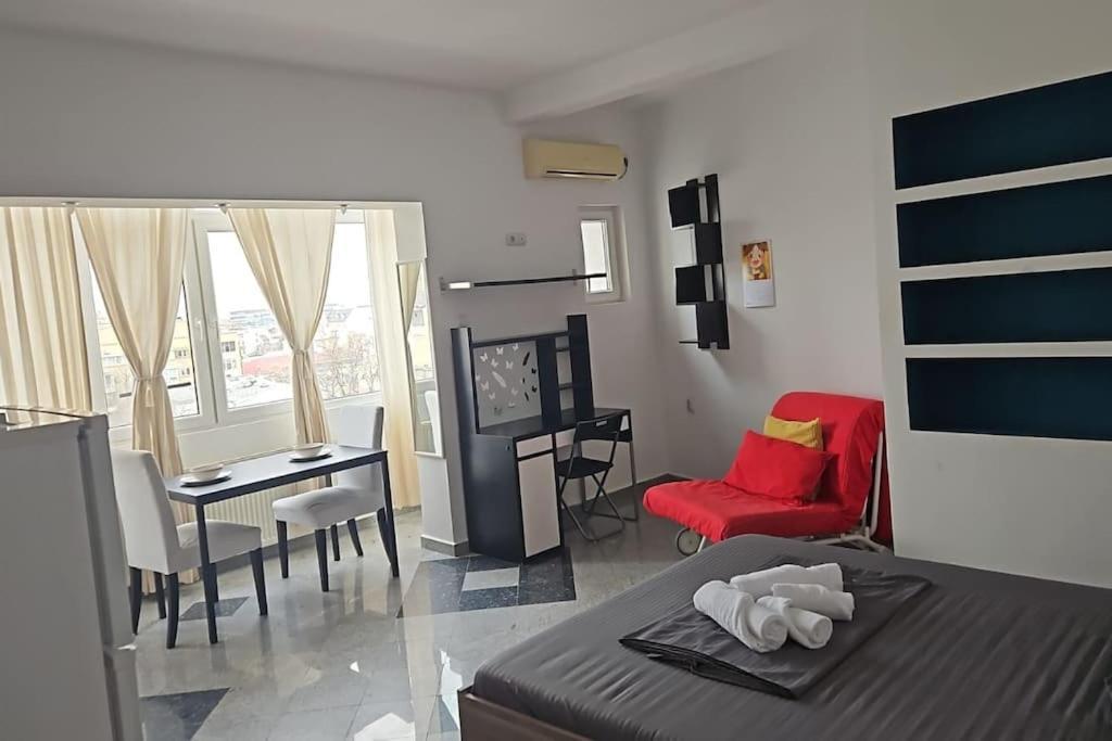 Nice Studio In The Heart Of City Bukarest Exterior foto
